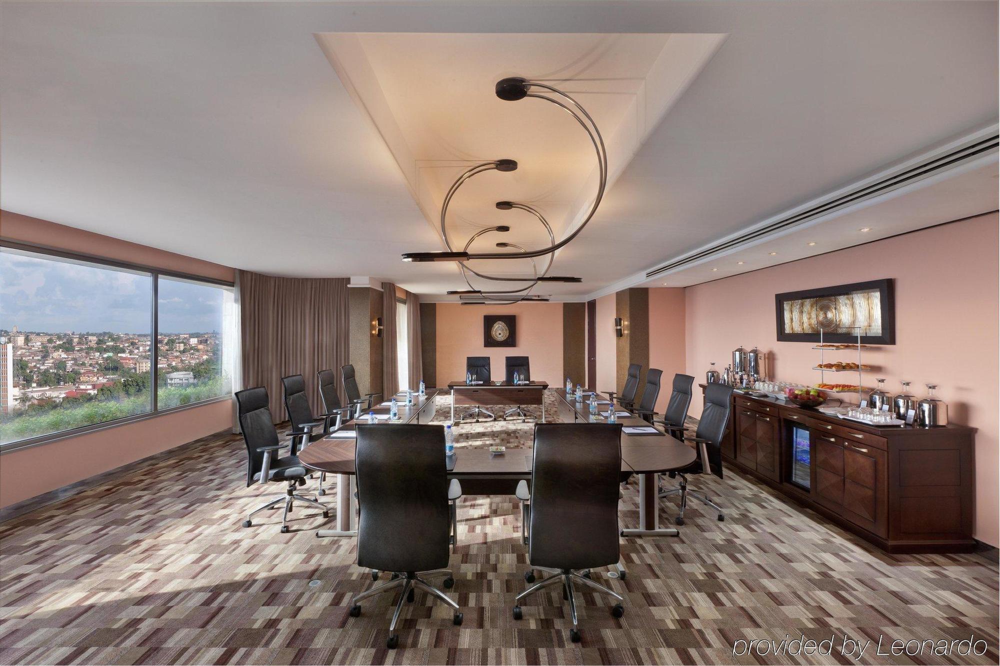 Hilton Yaounde Hotel Üzleti fotó