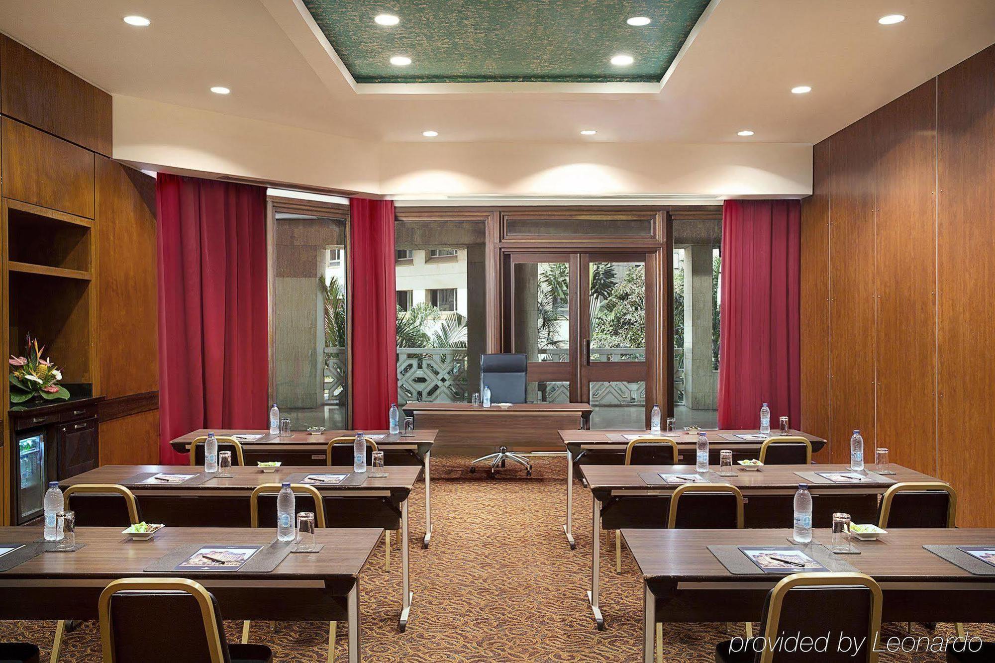 Hilton Yaounde Hotel Kültér fotó